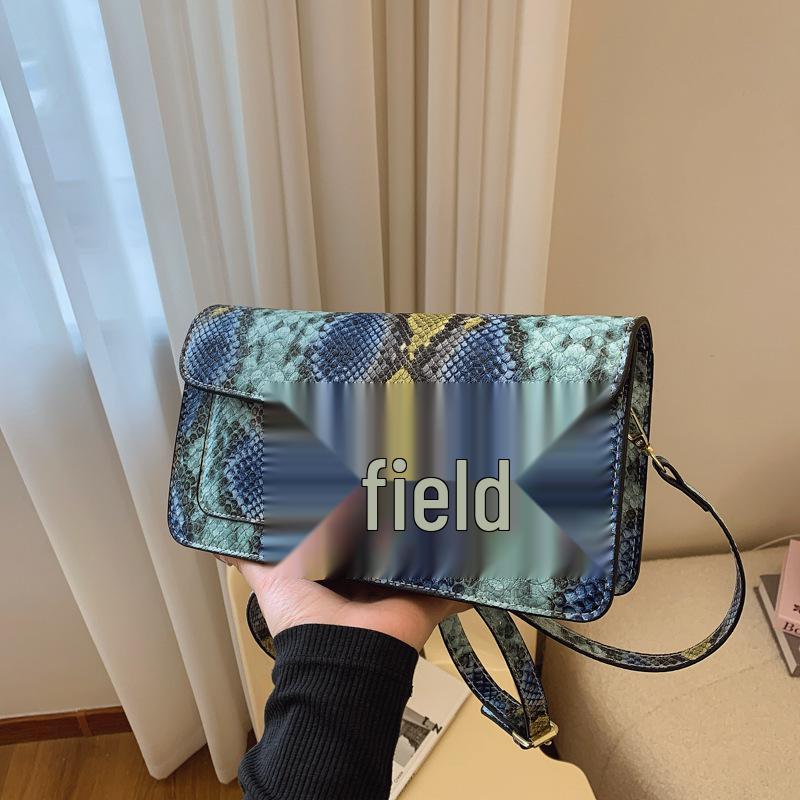 

Стильная ретро сумка кроссбоди на цепочке с текстурой змеиной кожи - женская универсальная маленькая квадратная сумка через плечо синий