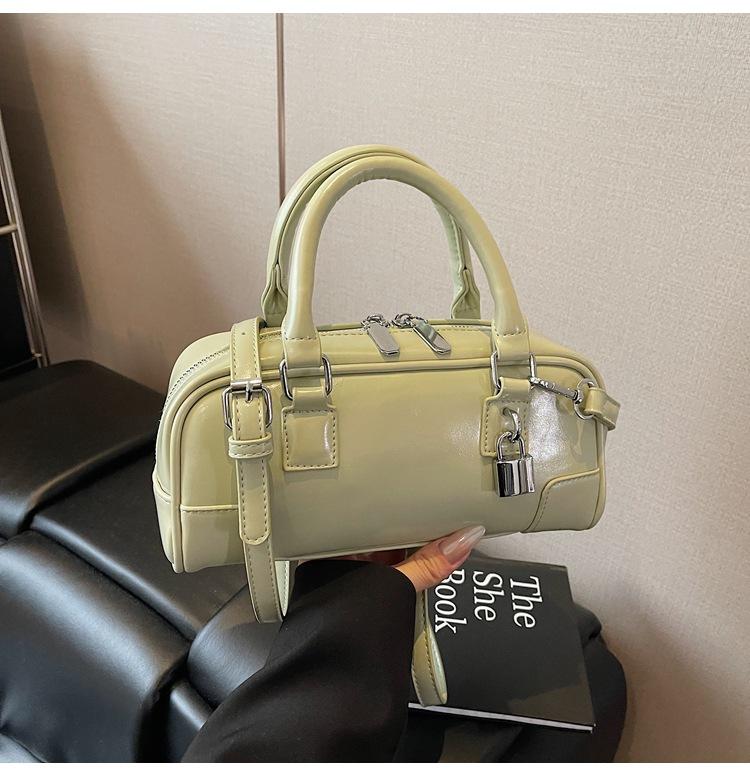 Fashion hand carry small square bag women 2025 new fashion casual shoulder bag premium messenger bag