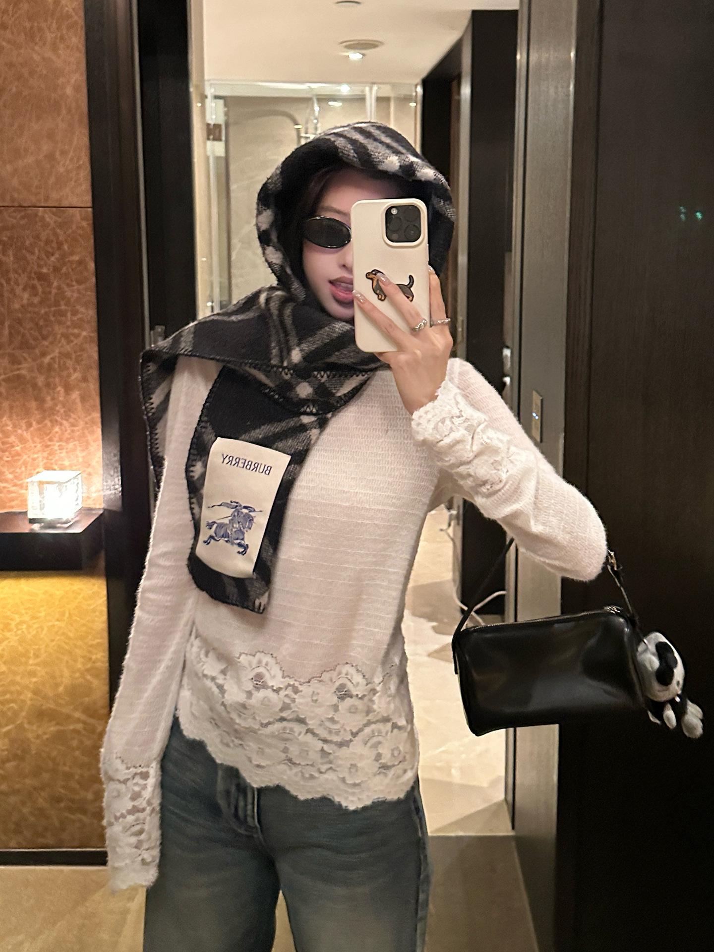 Baisiwang Women s Lace Patchwork Knit Top: Slimming, Loose, Long-Sleeve, Ideal for Autumn/Winter Inner or Outer Wear. Medium