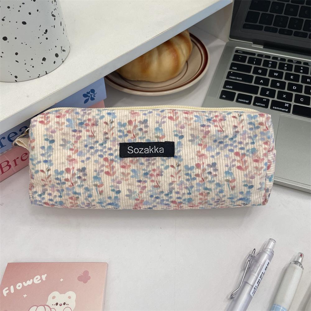 

Містка ретро-квіткова косметичка - Організатор для студентів та макіяжу