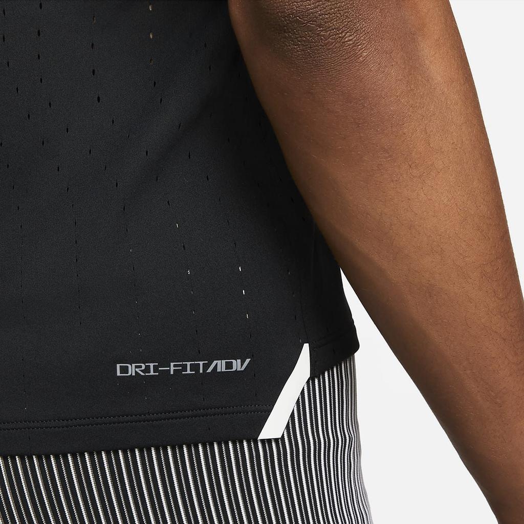 Nike Atmungsaktive Dri-Fit Laufweste DM4624-010