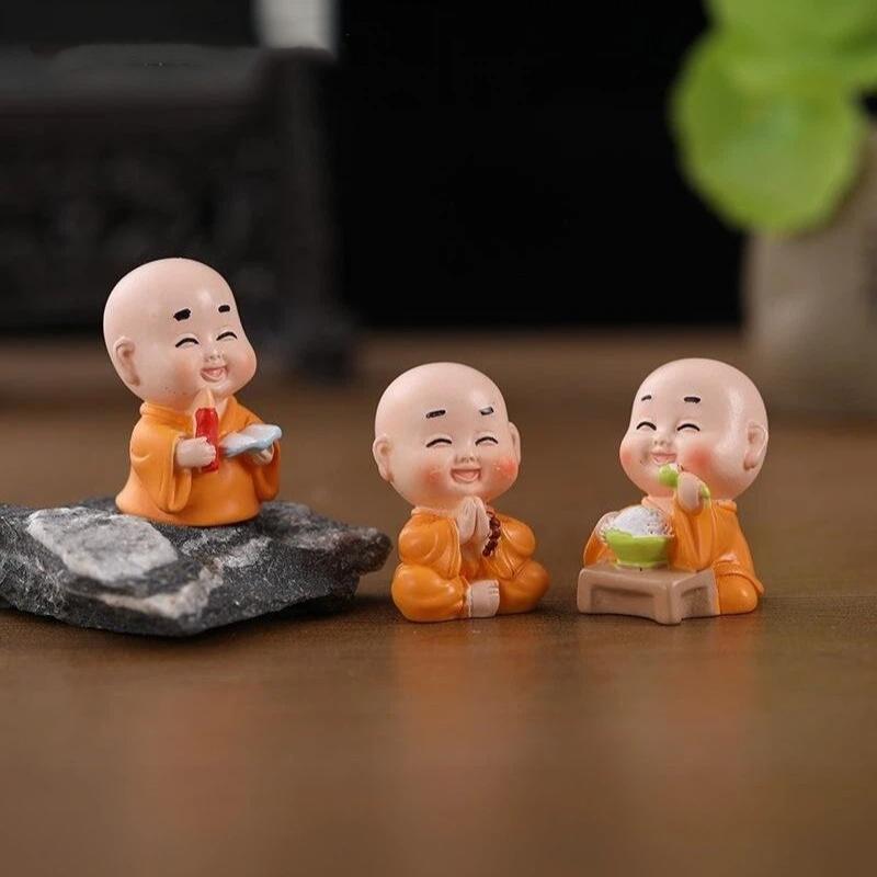 Creative Resin Ornaments Multiple Styles Small Monk Garden Terrarium Mini Figurine Miniatures Micro Landscape Decor