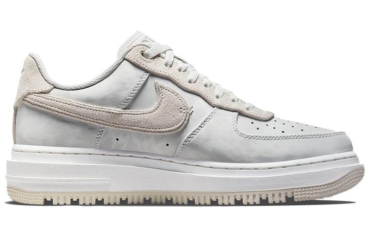 Nike Air Force 1 Luxe 'Triple White' DD9605-100