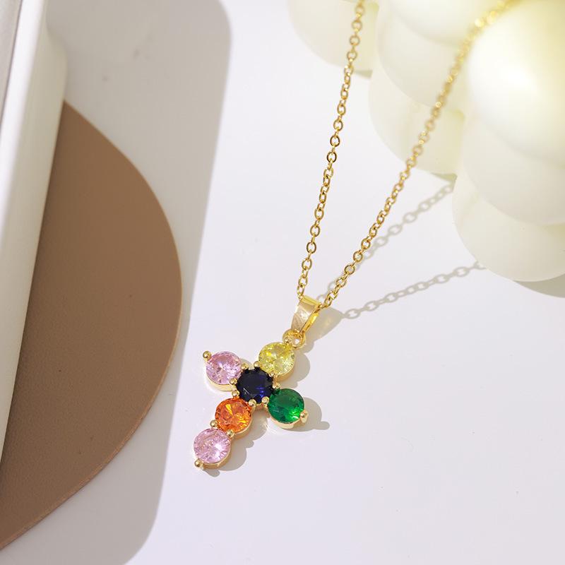 European & American Cross Pendant Necklace for Women - Niche Style, Simple Clavicle Chain, Fashionable Jewelry