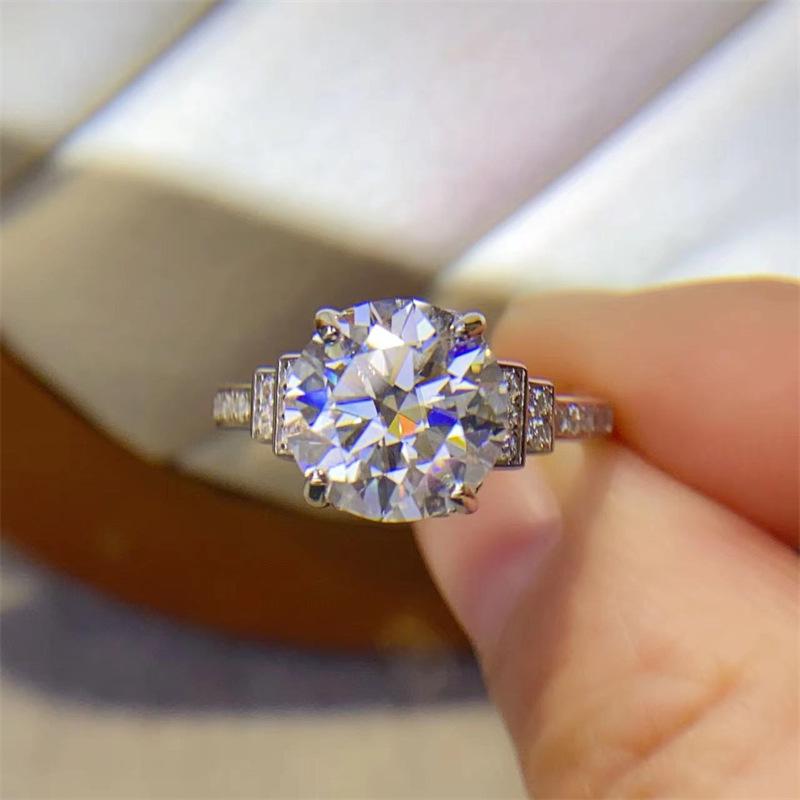 5 Carat D Color Moissanite Ring AU750 with Six-Prong Micro-Set Design, Long-Lasting Color Retention.