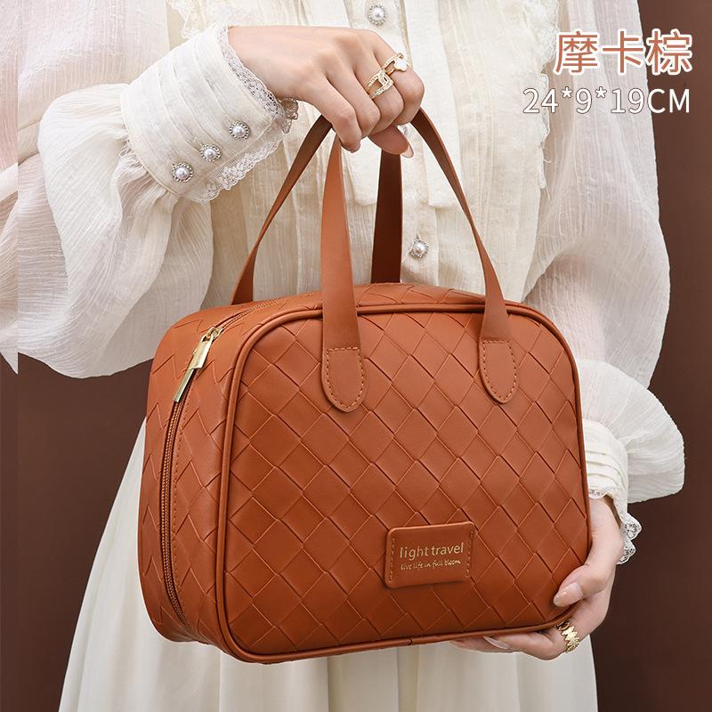 Large Capacity Woven Grid Moon Half Bent Hand Enhances Appearance New Tagi Makeup Bag Travel Cosmetics Grooming Storage
