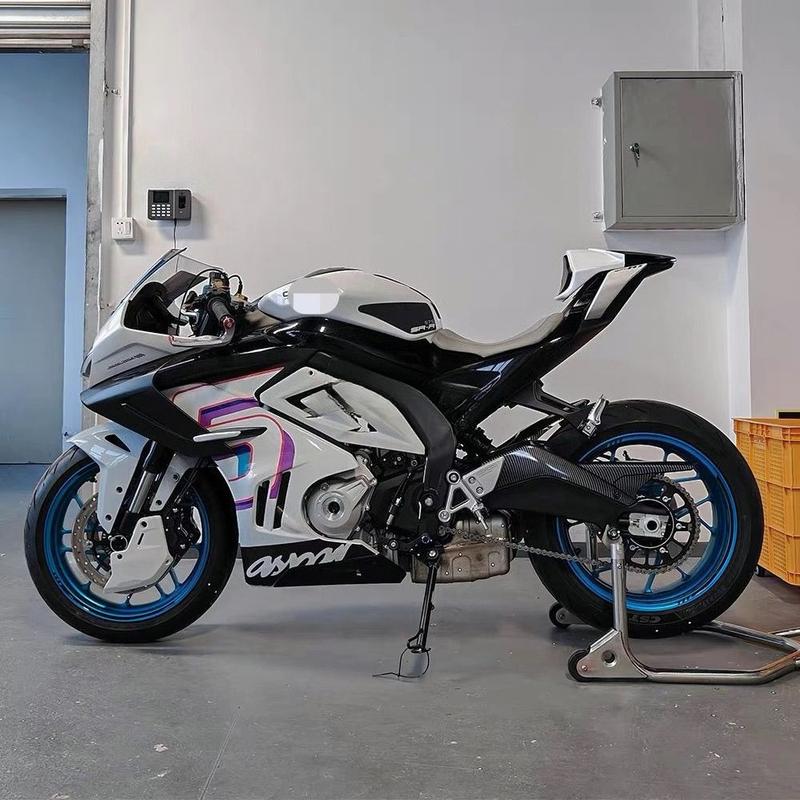 For CFMOTO 675SR Moto Modified Chain Cover Rear Mudguard Carbon Fiber Pattern Protective Cover Shell Chain Box Accessories