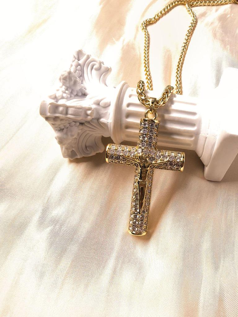 Trendige Kupfer-Inlay Zirkon Kreuz Anhänger Halskette – High-End Hip-Hop Porträt Design