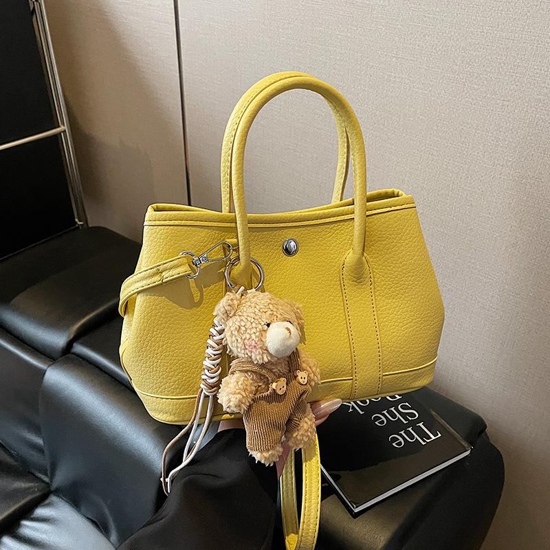 Casual hand bucket bag women's 2025 new fashion versatile shoulder bag high-end messenger women's bag