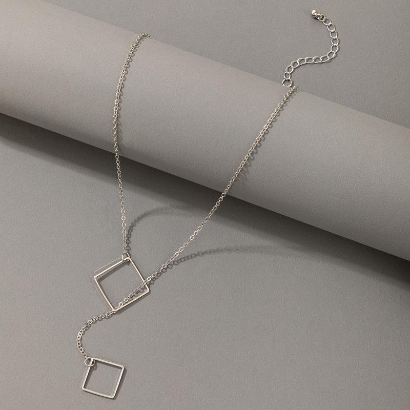 Simple and stylish square pendant necklace, temperament versatile prismatic buckle collarbone chain