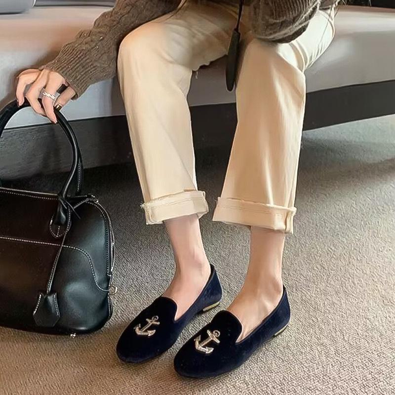 Exquisite Embroidered Suede Round Toe Flat Loafers for Women - Autumn 2024 Collection