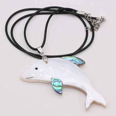 1Pc Natural Shell Pendant Necklace, Marine Style Handmade Dolphin Shape Pendant with Chain Necklaces for Women Men Jewelry Gift, Summer Beach Supplies