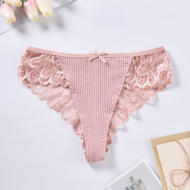 Women's Plus Size Seamless Mid-Rise Thong with Lace Trim, Breathable Pure Cotton Crotch