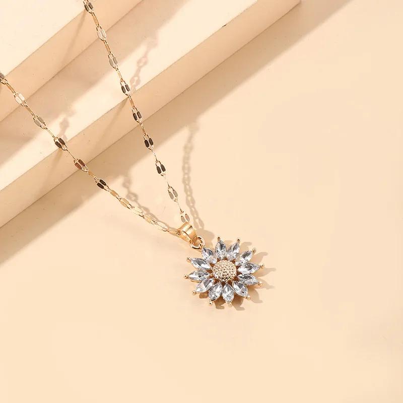 1PCS Gold-color Necklace Ladies Light Luxury Style Flower Pendant Inlaid Zirconia Titanium Steel Chain Holiday Jewelry