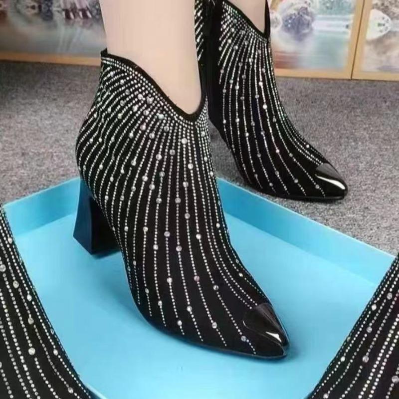 

Осень и зима новые ботинки из мягкой кожи со стразами бархатные остроносые хрустальные на высоком толстом каблуке модные универсальные модные ботинки 40 чёрный