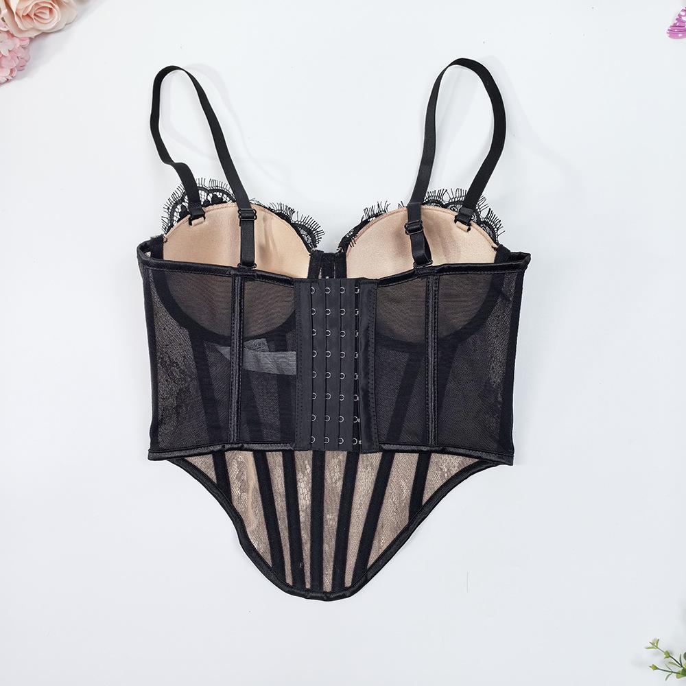 Corsés, ropa de mujer moderna y elegante