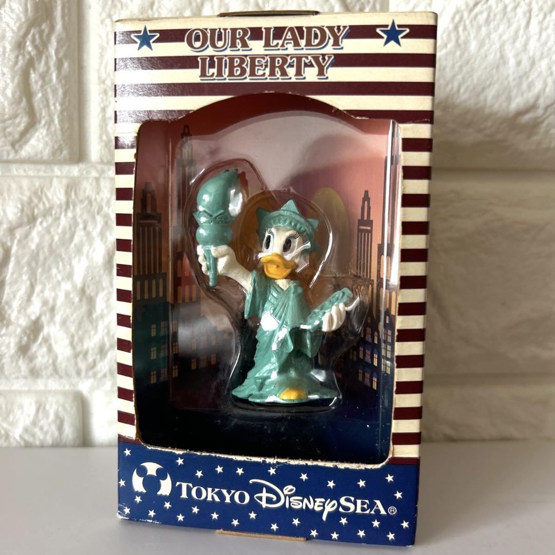 

[Б/У] Ранняя эксклюзивная фигурка Дэйзи Статуи Свободы из Дисней Си