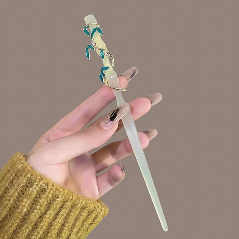 Ancient Chinese-Style Hanfu Hair Accessories: Elegant Updo Hairpins with Tassels for Women