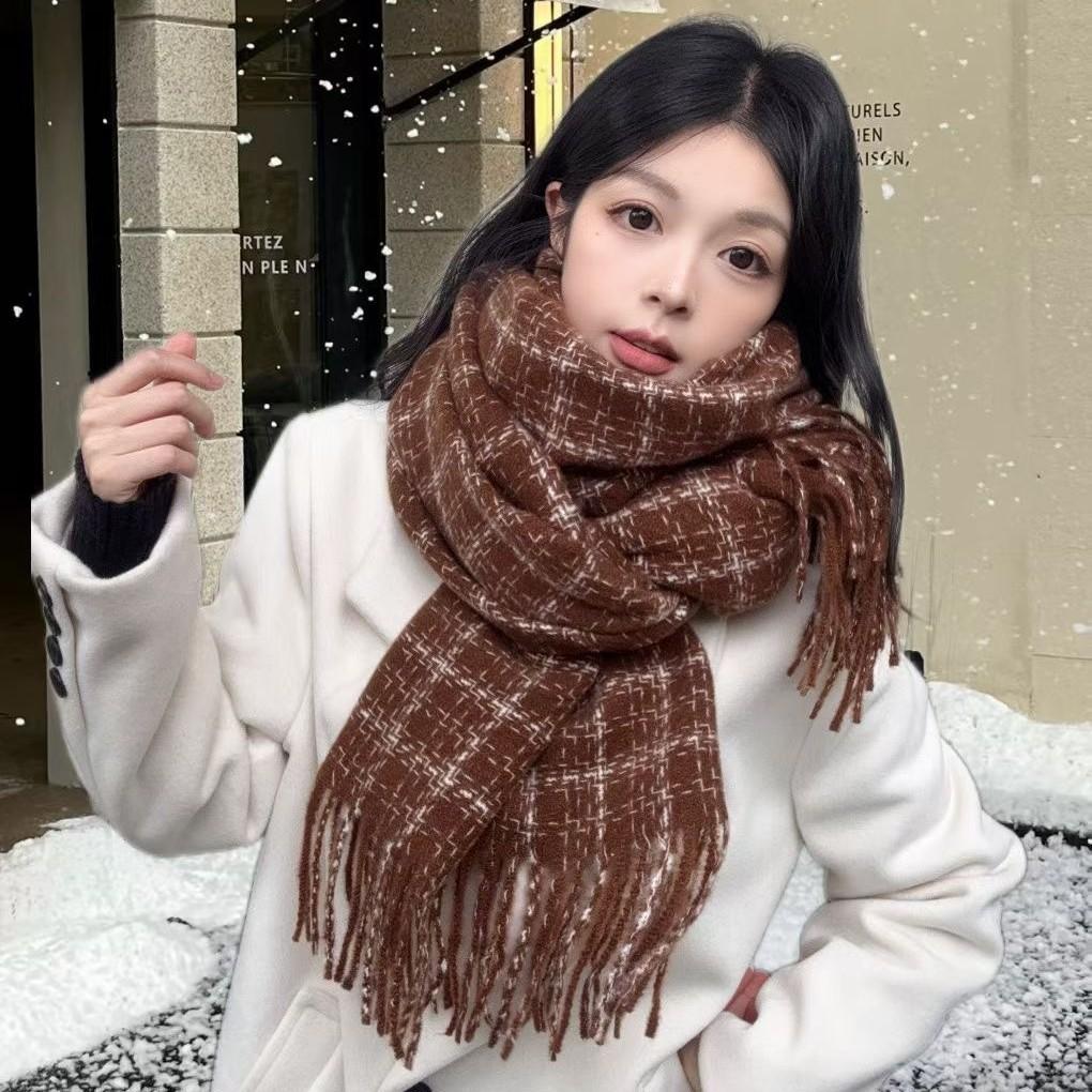 New Koi grid scarf women's Korean atmosphere scarf classic simple and versatile warm student shawl