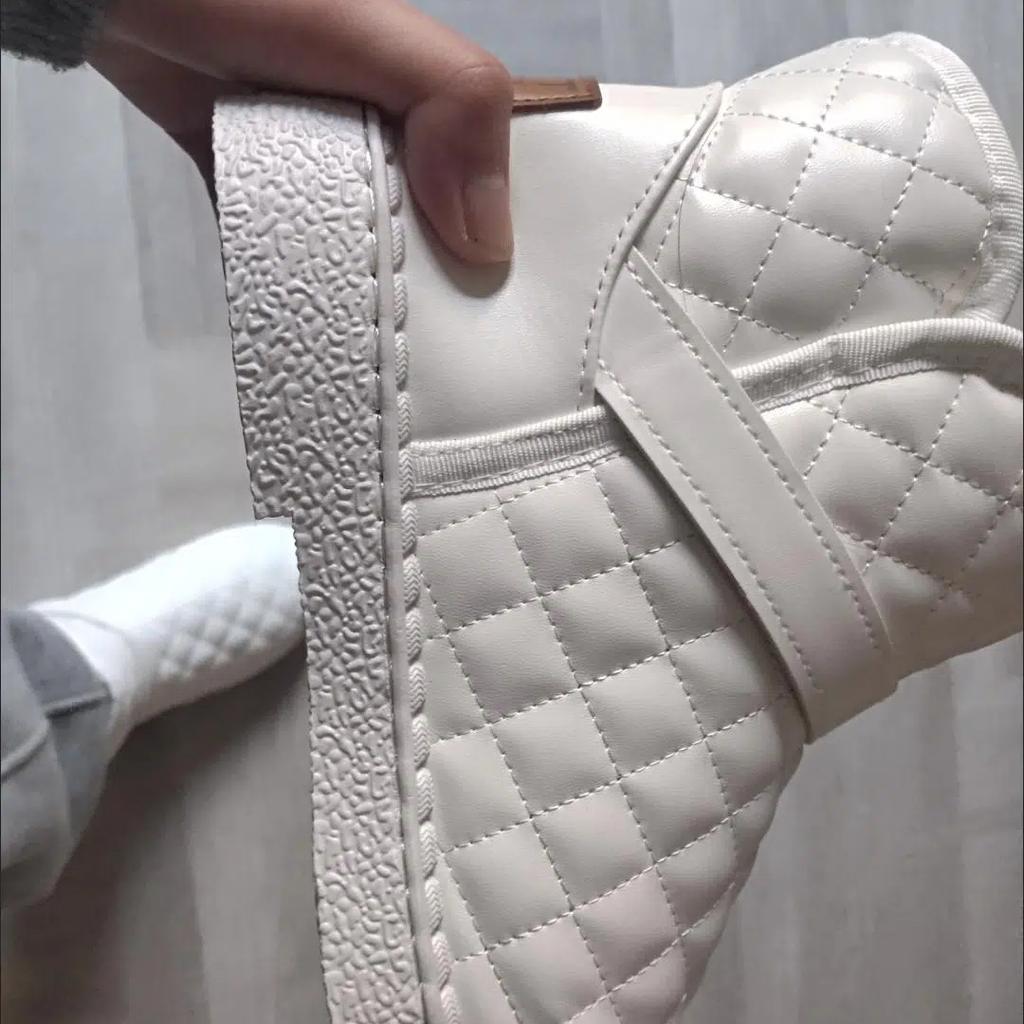 Snow Boots Women's 2022 Winter New Cotton Shoes Plush Thickened Warm Anti-skid Leisure Student Boots