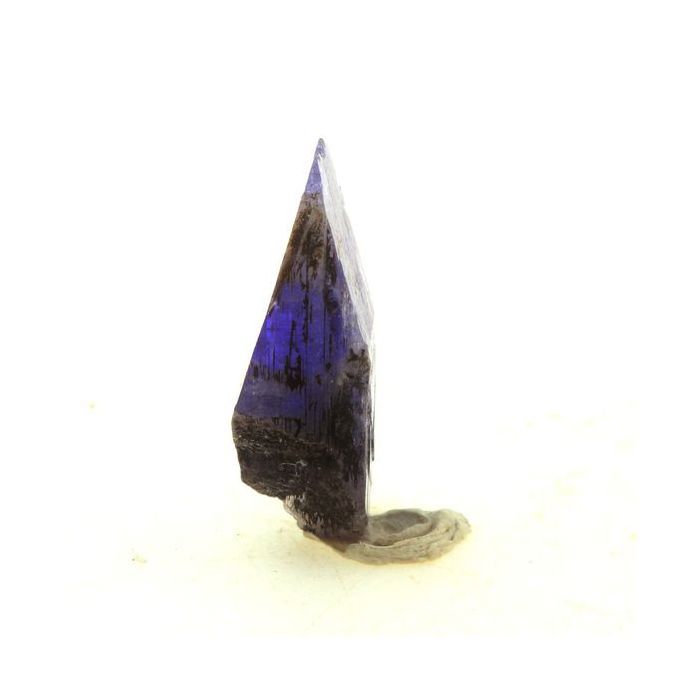 Pierres et Minéraux. Tanzanite. 6.90 ct. Merelani Hills, Lelatema Mts, Tanzanie.