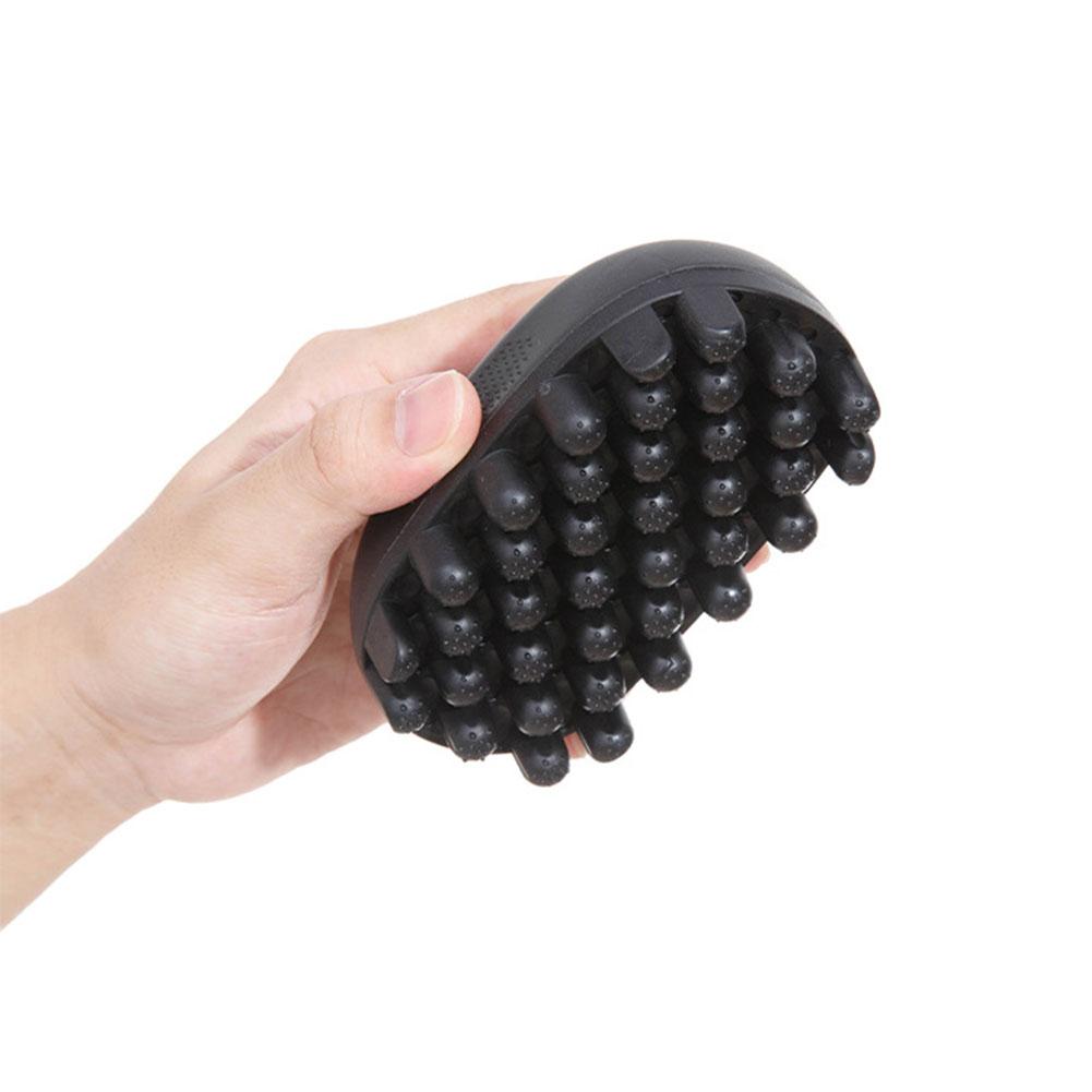 Rubber brush for curling hair