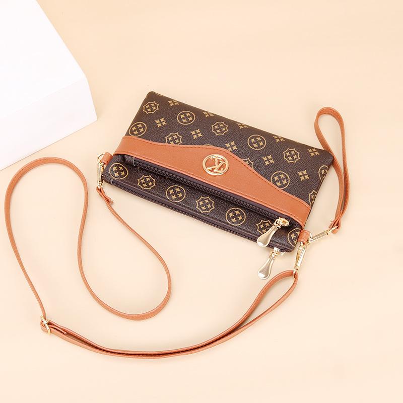 Middle-aged bag women's new fashionable atmospheric shoulder bag versatile messenger bag women's mother-in-law small backpack