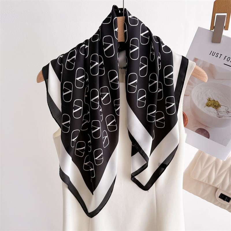 Letni Szal Jedwabny z Prostym Nadrukiem Szal Kwadratowy 70cm Modny Wszechstronny Szal Damski Profesjonalny Szal Jedwabny