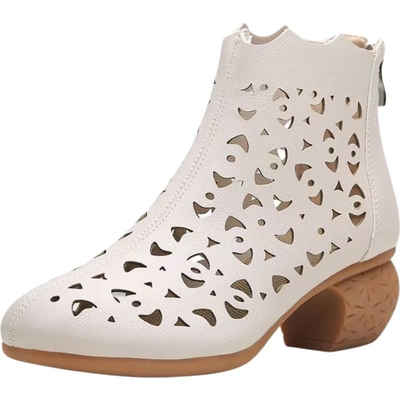 

Жіночі шкіряні ажурні черевики на блоковому підборі, ankle boots, весна-літо, нові, з круглим носком, м якою підошвою, середнім підбором, на блискавках, печерні, круті черевики 37 бежевий