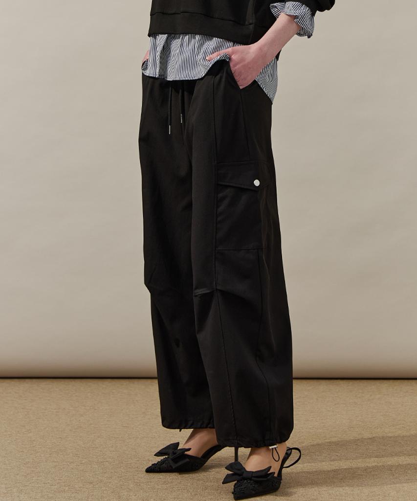 M.GRAF Pintuck Wide Banding Parachute Cargo Pants