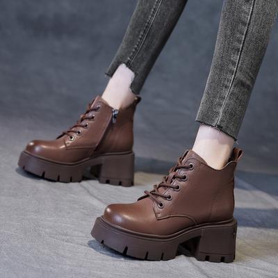 Herbst und Winter neue Stiefel mit dickem Absatz Martin Damen Leder runde Spitze kleine Höhenerhöhung kurze Stiefel Damenstiefel Tide