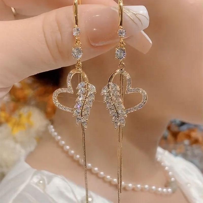 Light Luxury Long Heart-shaped Tassel Earrings with Niche Design, Earrings with Versatile Temperament, New Earrings