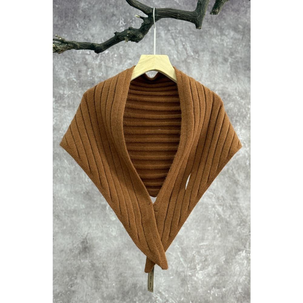 High-end Fashion Autumn and Winter Triangle Scarf Korean Version Knitted Scarf Shawl Women's Outdoor Warm Triangle Scarf Small Vest
