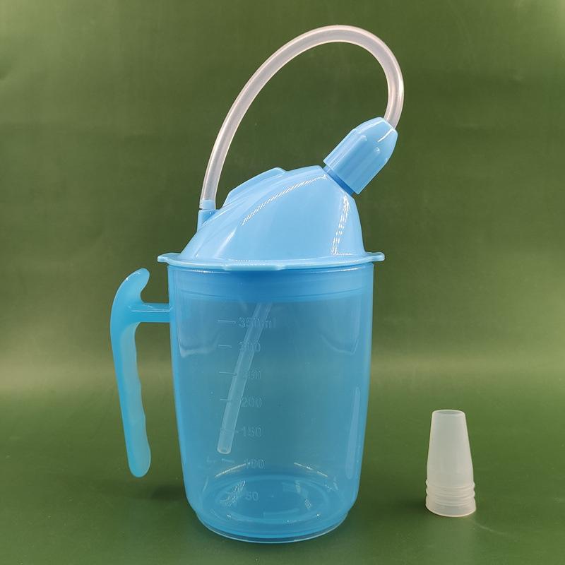 

Постельный пациент жидкая пища поильник пожилой непроливайка практичная защита от удушья пожилая поилка контроль скорости потока синий