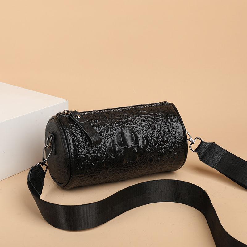 Damen Tasche aus Rindsleder, ein Schultergurt, Crossbody, Krokodilmuster, kleine quadratische Tasche, breiter Schultergurt, Reißverschluss mit Klappe