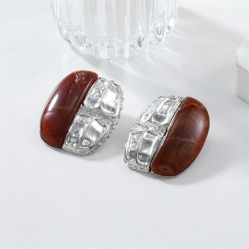 Vintage Styles Brown Amber Resin Splices Earrings for Women Autumn And Winter Sturdy Alloy Jewelry Trend Casual Wear