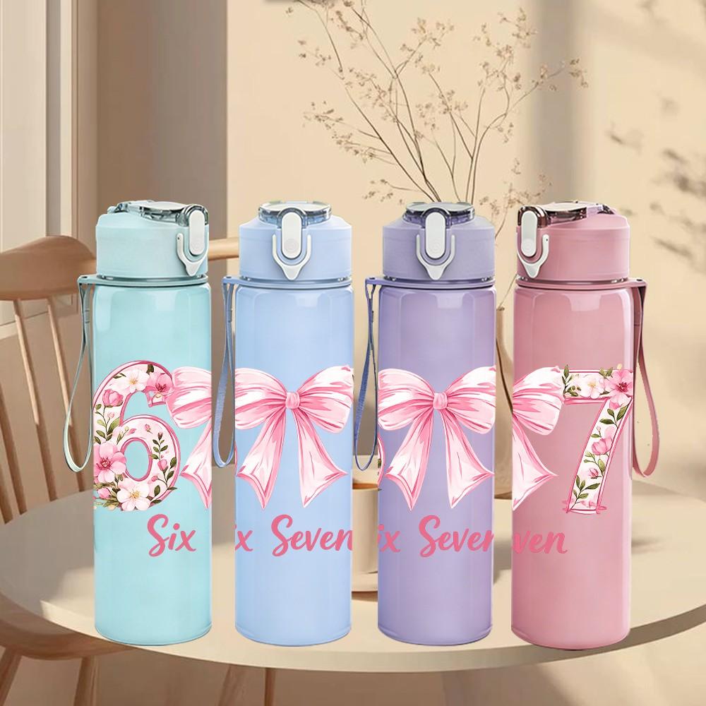 1PC She Seven Pink Bow Number Print 750ml Color Plastic Sports Water Bottle Leakproof Flip Straw Lid Suitable for Sports Office Home Use