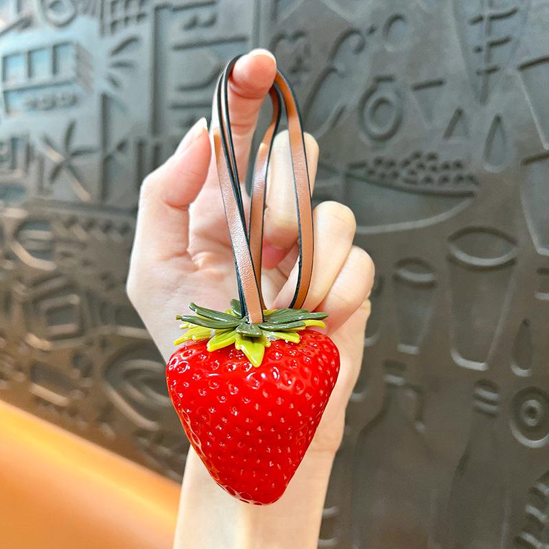 Creative Strawberry Keychain Pendant Women's Bag Ornament - Exquisite Fruit Charm Gift