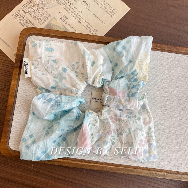 Light Blue Floral & Polka Dot Scrunchie Scarf: A Gentle, Girlish Daily Hair Accessory