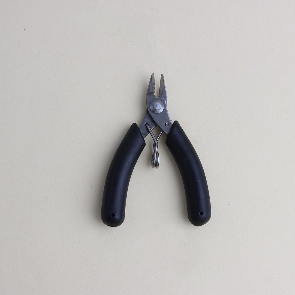 Handmade Carbon Steel Jewelry Pliers: Multi-functional Round & Needle Nose Pliers for DIY.