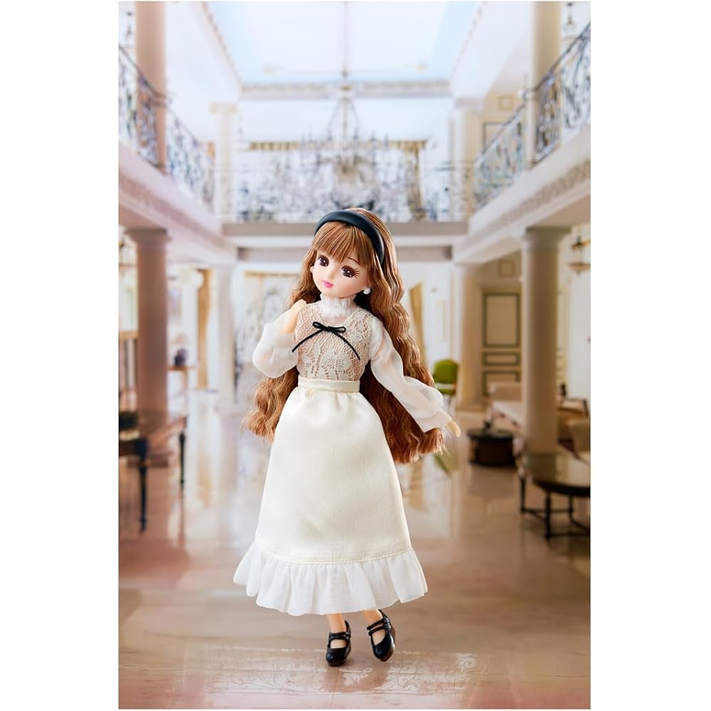 Takara Tomy Licca-chan Doll LD-10 Fashionable Licca-chan Dress-Up Toy for Pretend Play Ages 3 and Up