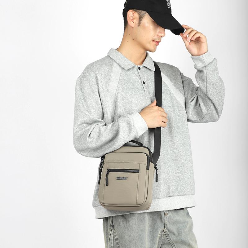 Multi-Functional Men's Shoulder Bag Large Capacity Wear-Resistant Handbag Water-Repellent Commuter Crossbody Bag