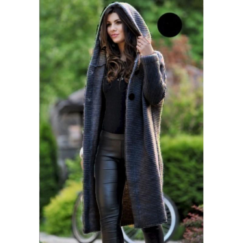 Dámský pletený svetr střední až dlouhé délky nadměrné velikosti s kapucí