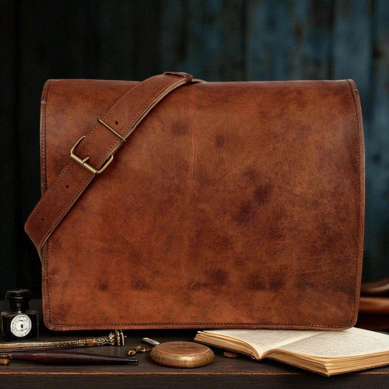 

Кожаная сумка-мессенджер мужская Кожаная сумка через плечо Портфель для ноутбука Лучшая компьютерная сумка Потертая сумка Подарок мужчинам женщинам 15 x 11 x 4 in