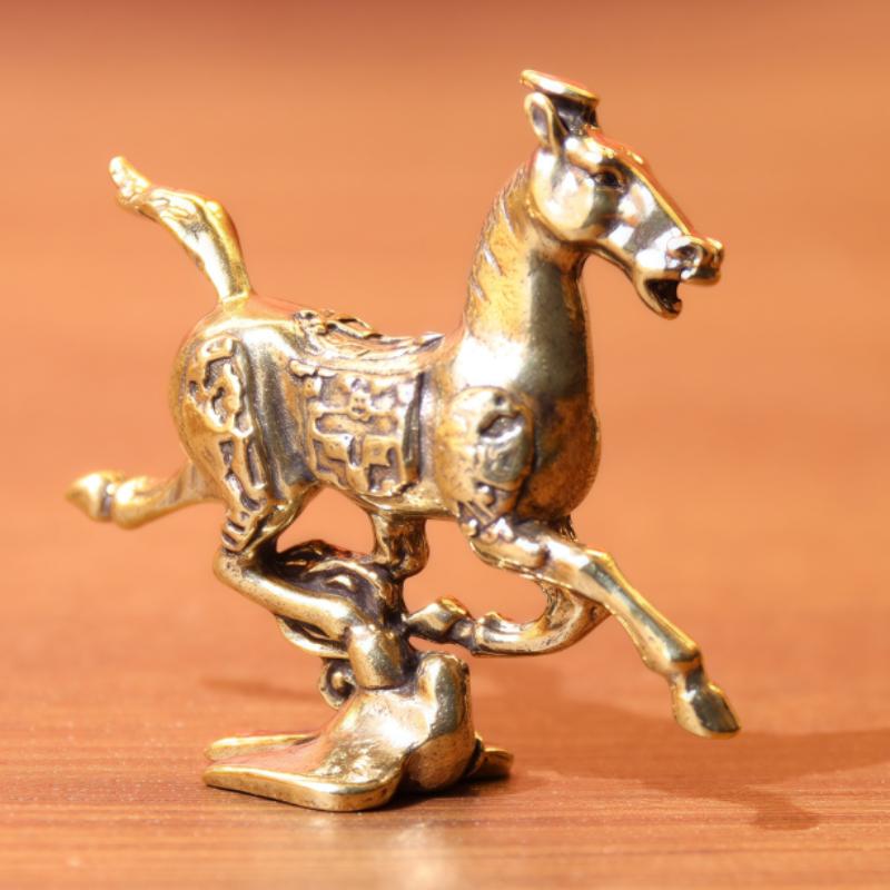 Creative Brass Horse And Monkey Cute Statue Key Chain Pendant Home Office Desktop Ornaments Funny Toys