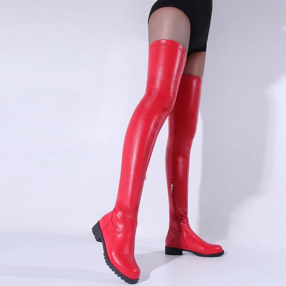 

Зимние ботфорты 2025 года больших размеров для женщин с боковой молнией, низким каблуком, круглым носком, из кожи, модные, удобные ботинки 44