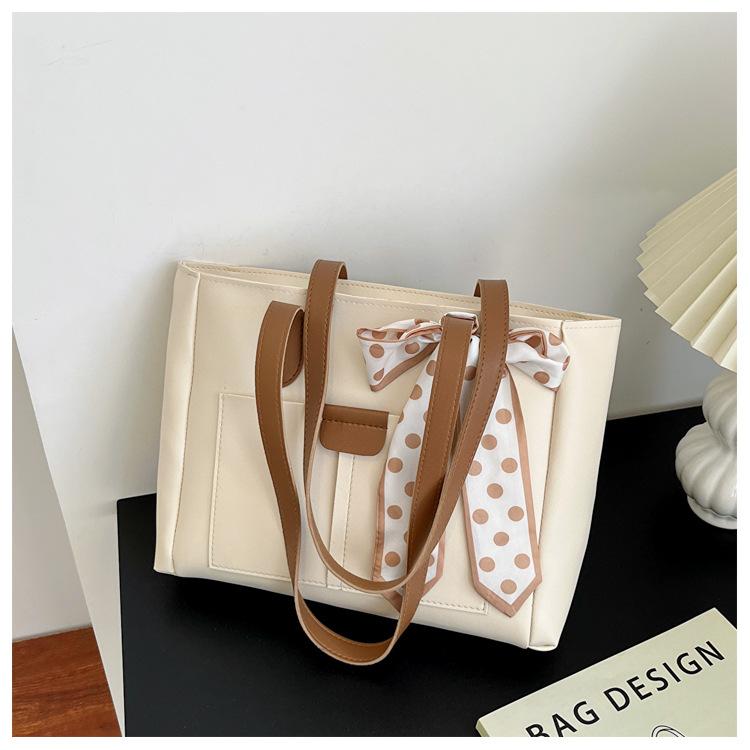 

Сумка большой вместимости женская 2024 осень новая повседневная корейская версия сумка через плечо шелковый шарф бант портативная сумка-тоут белый