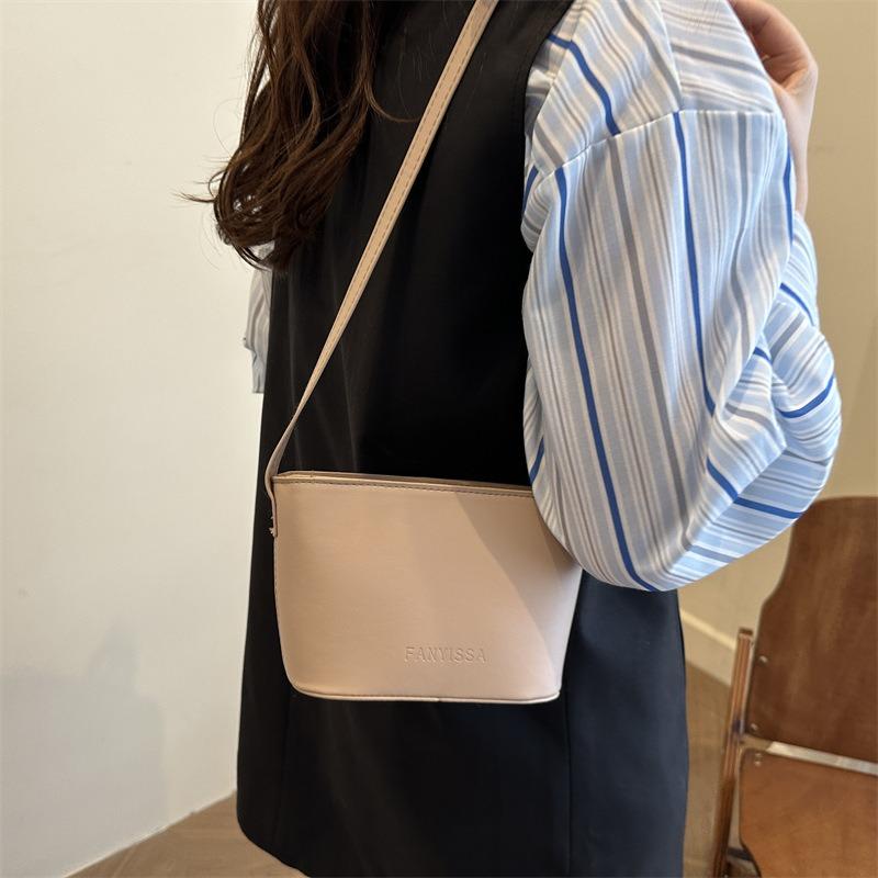 Bucket Bag Women's Fashion New Simple Temperament Versatile Shoulder Bag Niche Messenger Bag