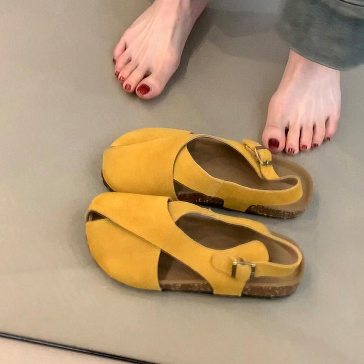 

Винтажные белые сандалии на плоской подошве из матовой кожи с ремешком крест-накрест и ремешком на одну пряжку, с круглым носком 40 жёлтый