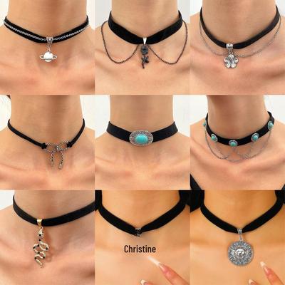 Creative Velvet Snake-Shaped Flower Collar Necklace - Black